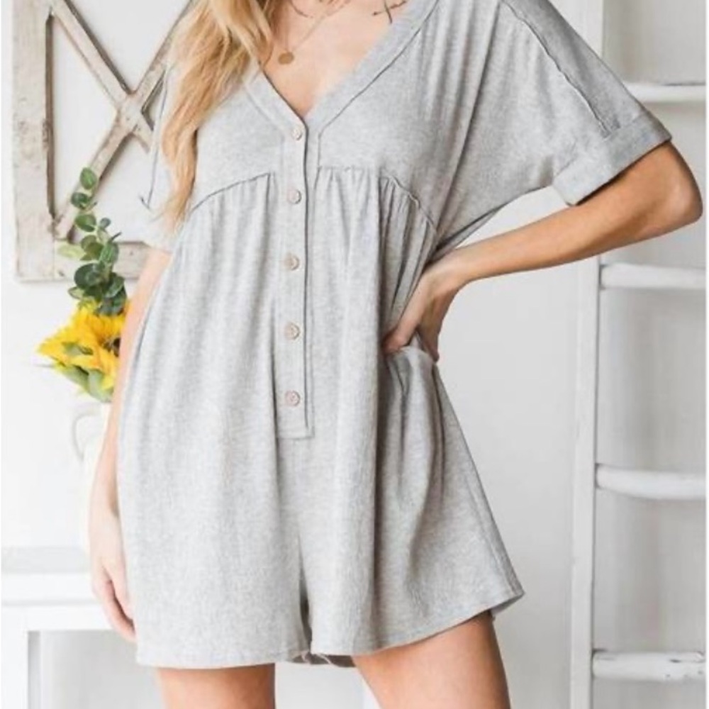 Heyson Light Gray Button-Down Women's Romper Size Large